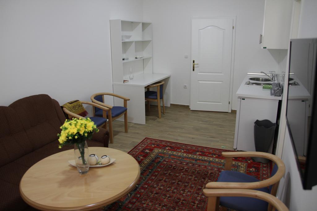 Apartments Ferhadija บันยาลูกา ภายนอก รูปภาพ