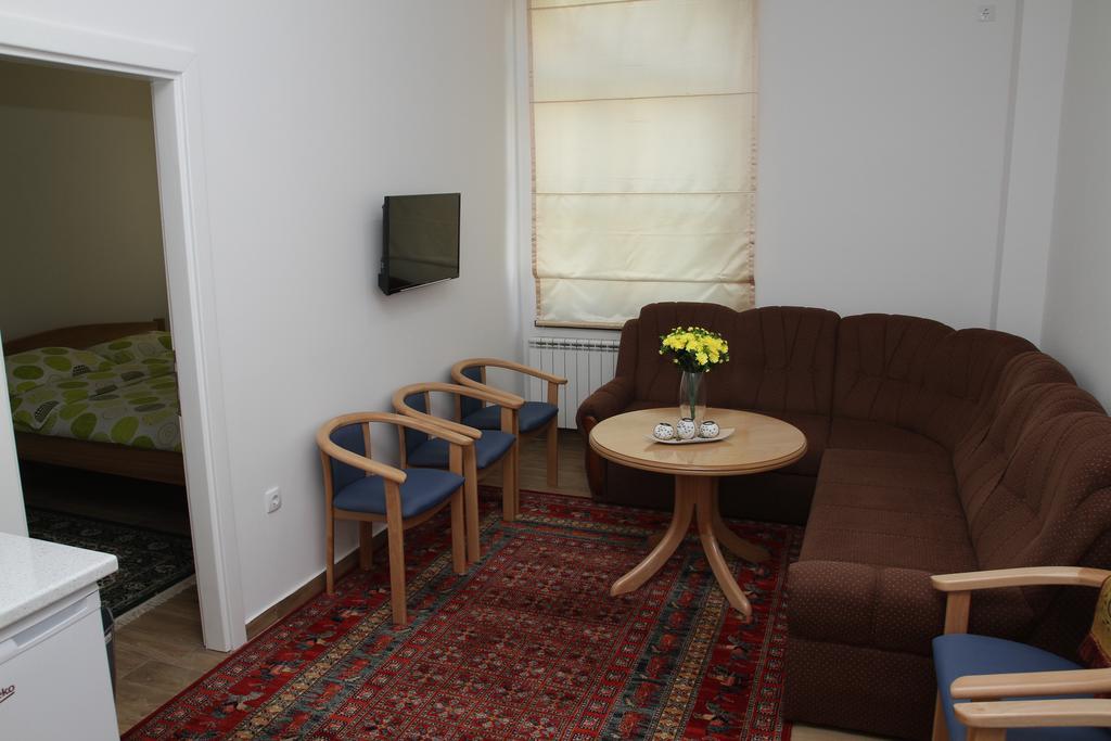 Apartments Ferhadija บันยาลูกา ภายนอก รูปภาพ