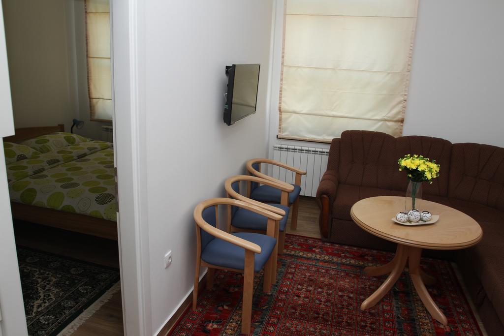 Apartments Ferhadija บันยาลูกา ภายนอก รูปภาพ