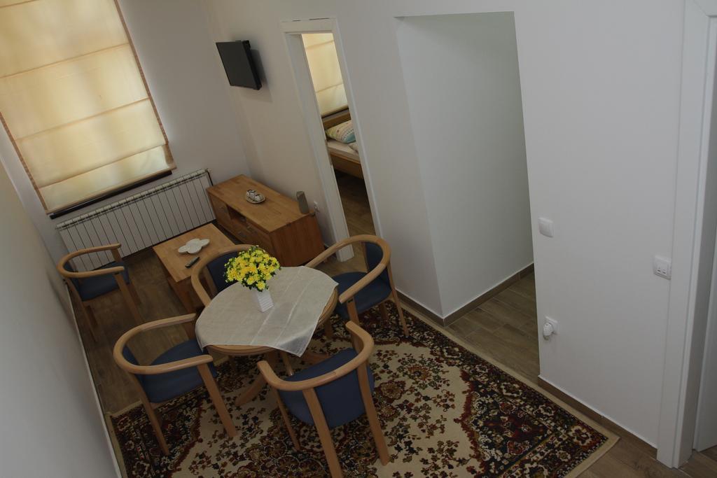 Apartments Ferhadija บันยาลูกา ภายนอก รูปภาพ