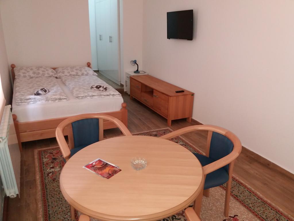Apartments Ferhadija บันยาลูกา ภายนอก รูปภาพ